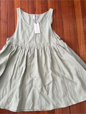 Man In The Studio Light Sage Sleeveless Smock Dress